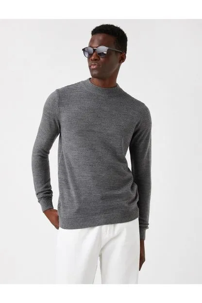 Basic Turtleneck Sweater