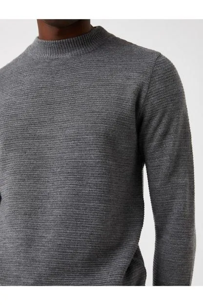 Basic Turtleneck Sweater