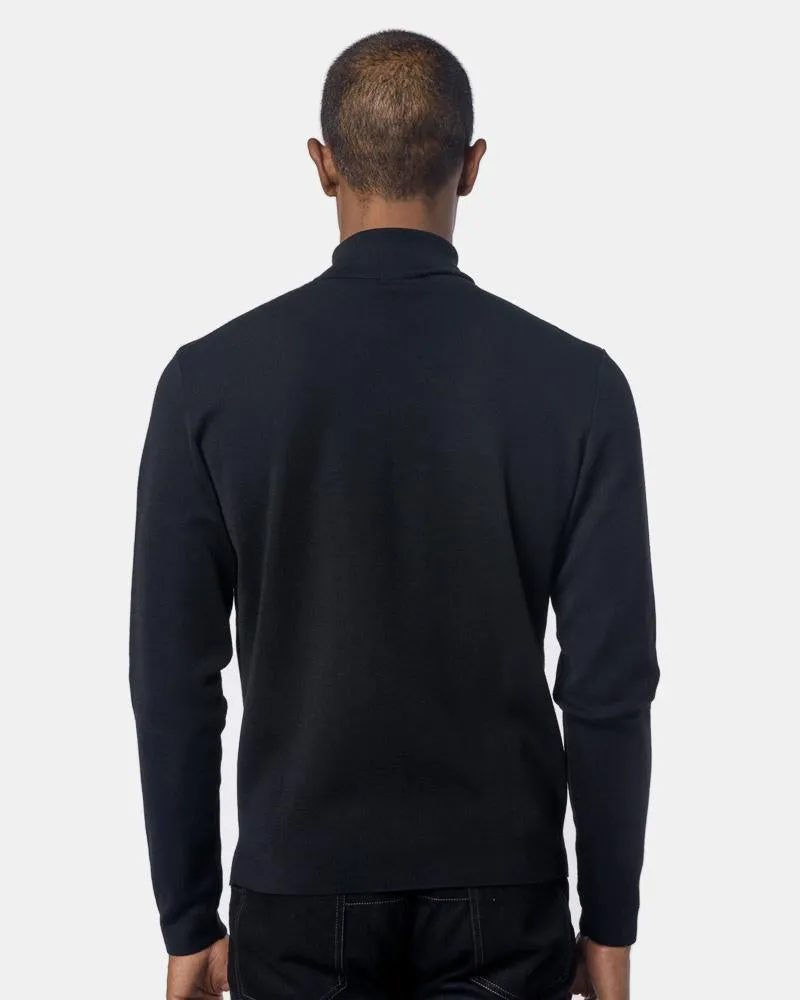 Light Turtleneck in Black